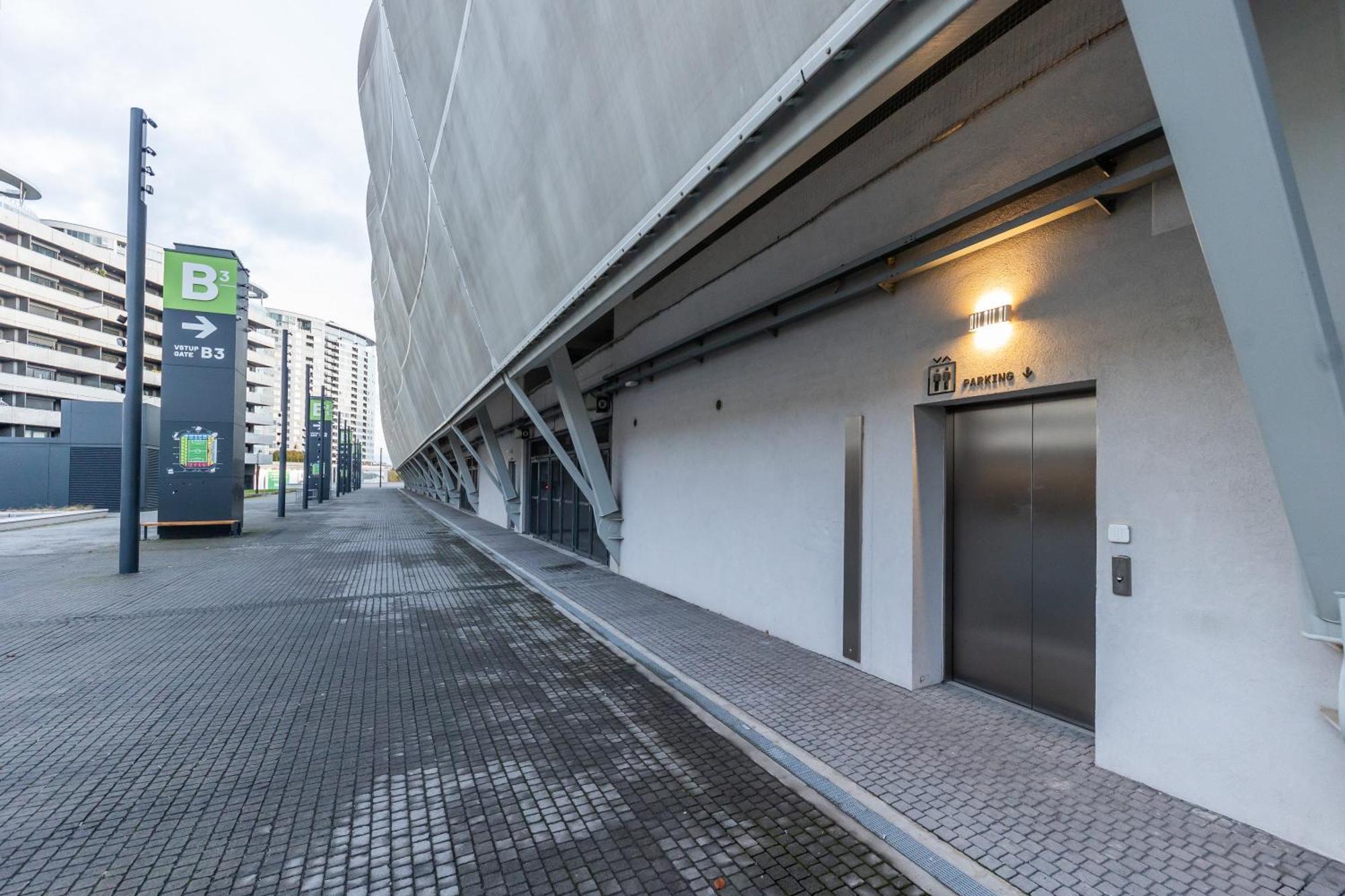 Nfs - Narodny Futbalovy Stadion - Apartman Братислава Екстер'єр фото